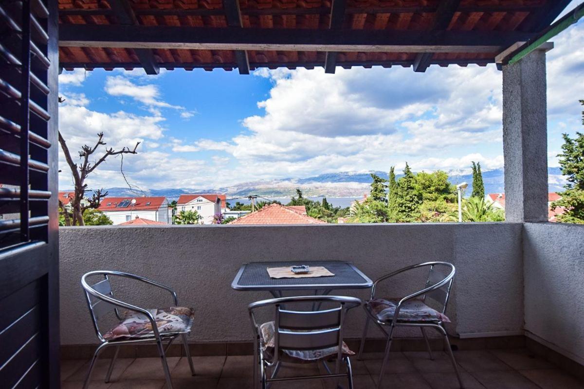 Apartments Derado Supetar Kültér fotó
