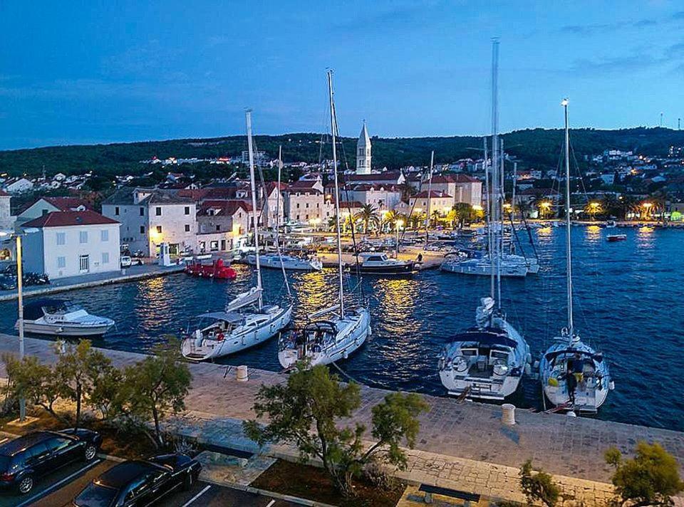 Apartments Derado Supetar Kültér fotó