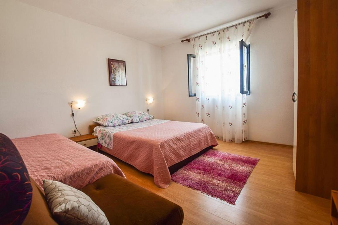 Apartments Derado Supetar Kültér fotó