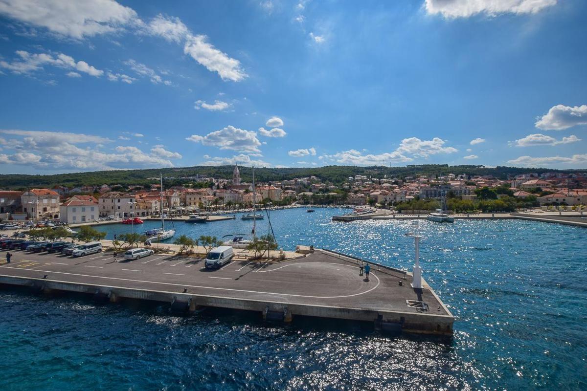 Apartments Derado Supetar Kültér fotó