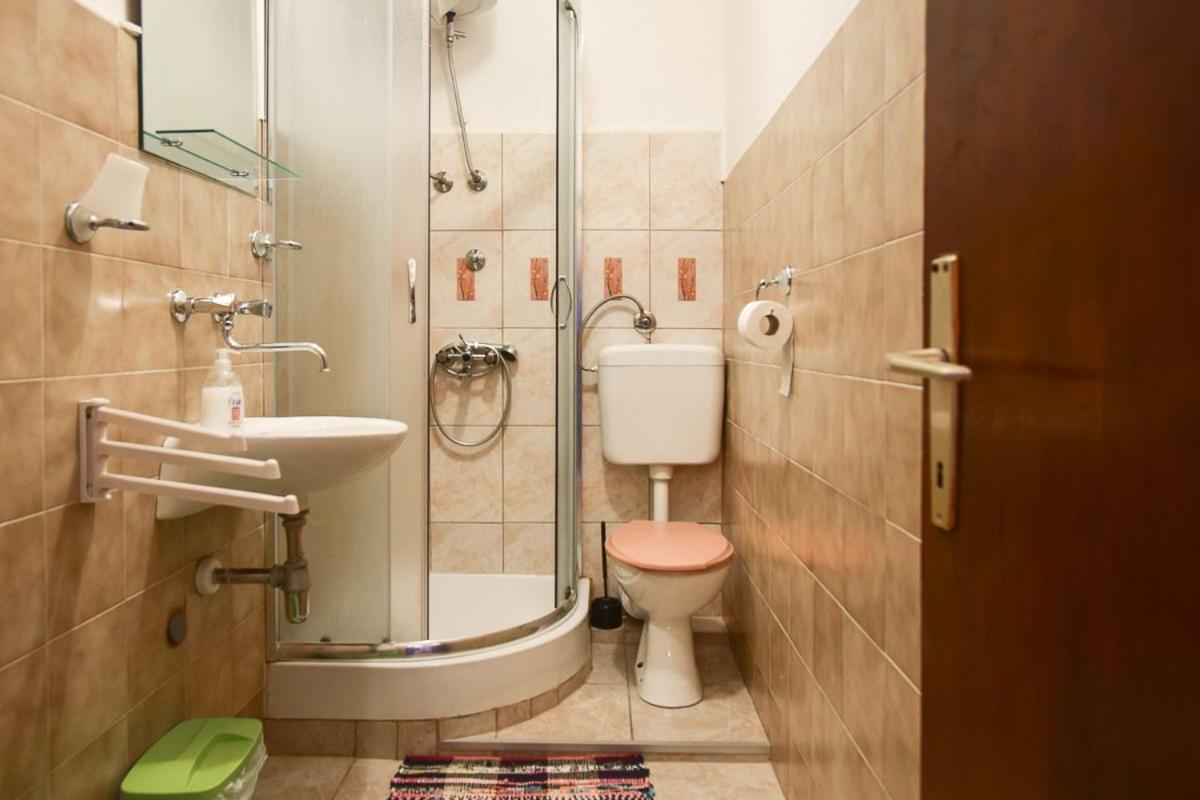 Apartments Derado Supetar Kültér fotó