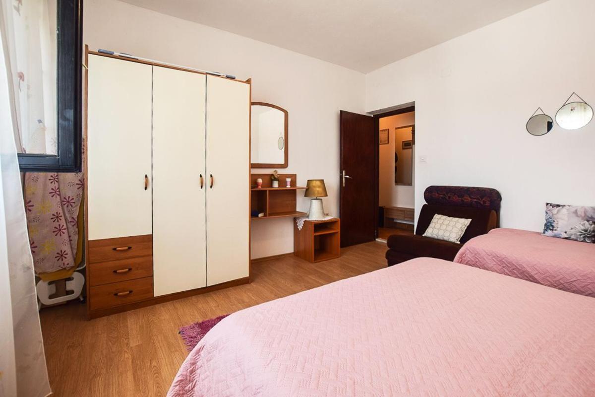 Apartments Derado Supetar Kültér fotó